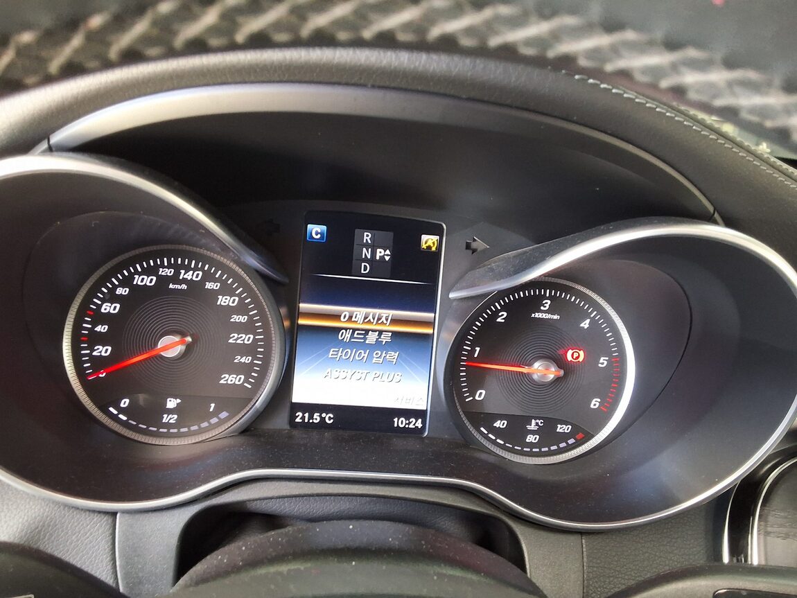 MERCEDES-BENZ GLC-CLASS GLC 220d 4MATIC PREMIUM 2016 - zdjęcie 26