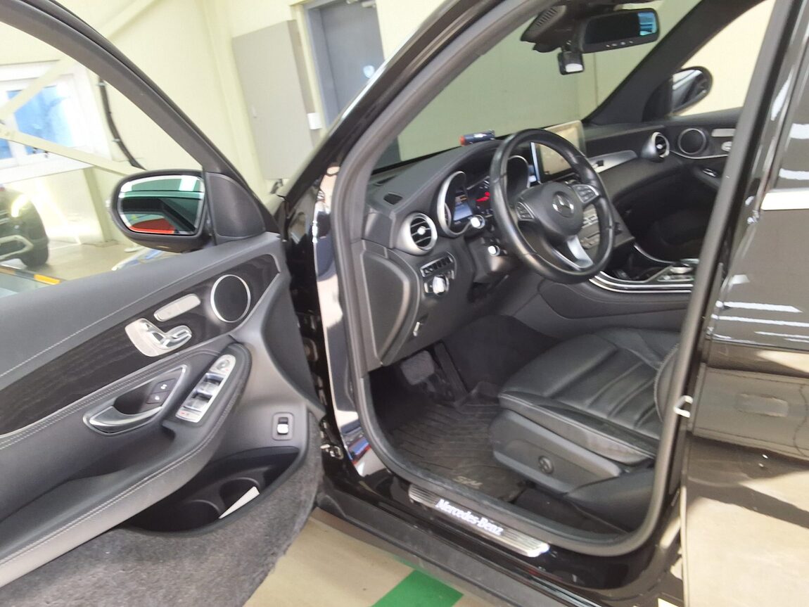 MERCEDES-BENZ GLC-CLASS GLC 220d 4MATIC PREMIUM 2016 - zdjęcie 11