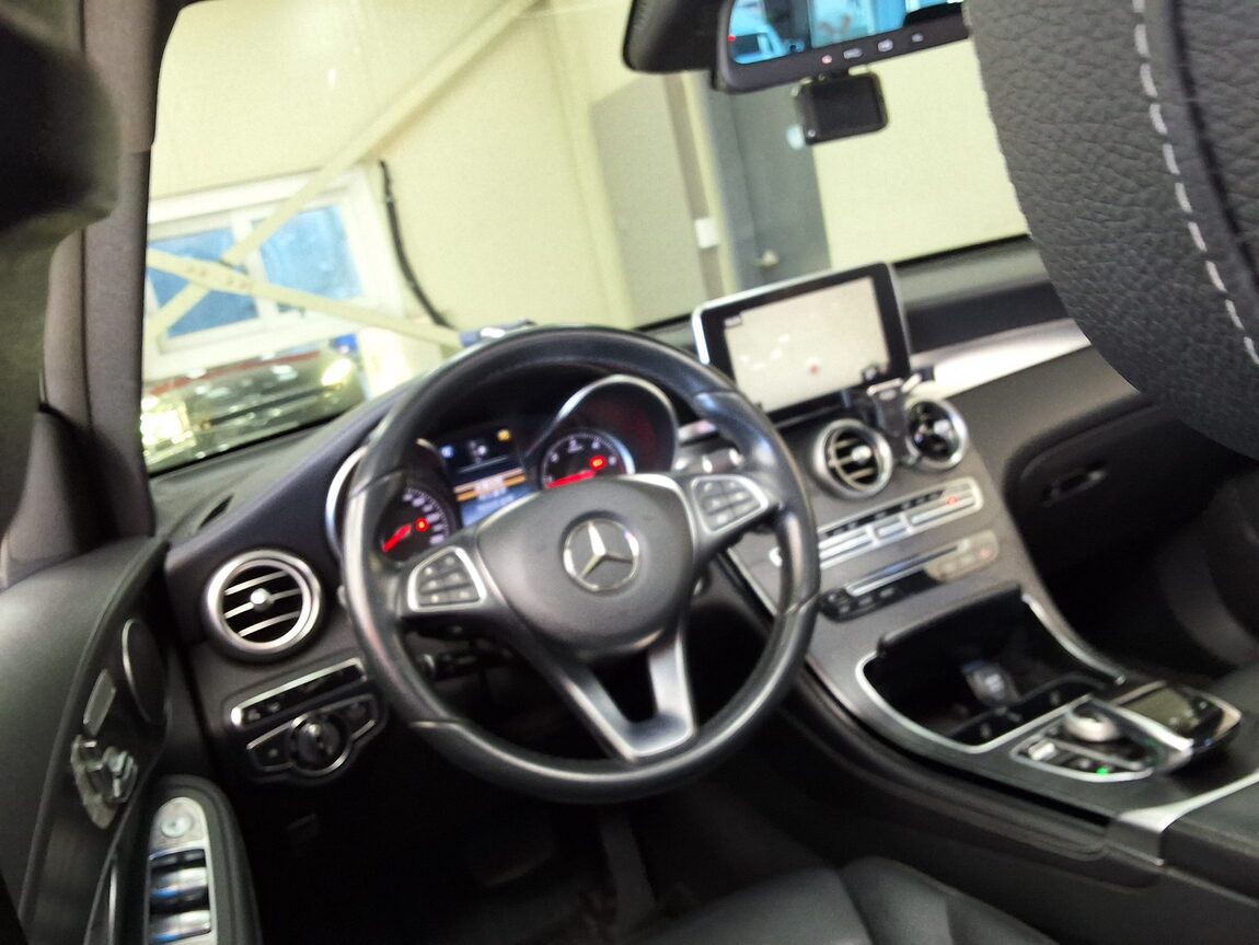 MERCEDES-BENZ GLC-CLASS GLC 220d 4MATIC PREMIUM 2016 - zdjęcie 12