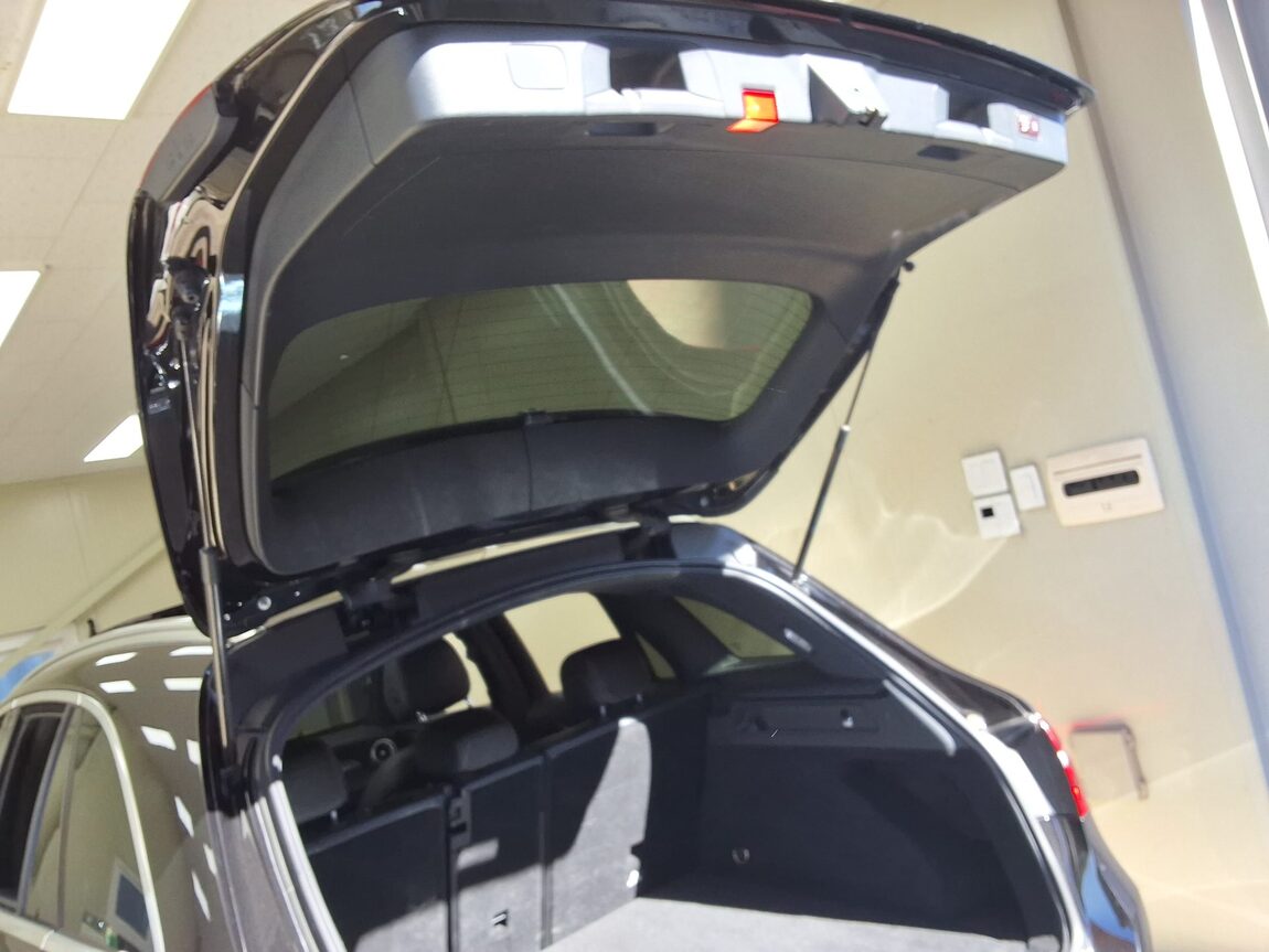 MERCEDES-BENZ GLC-CLASS GLC 220d 4MATIC PREMIUM 2016 - zdjęcie 16
