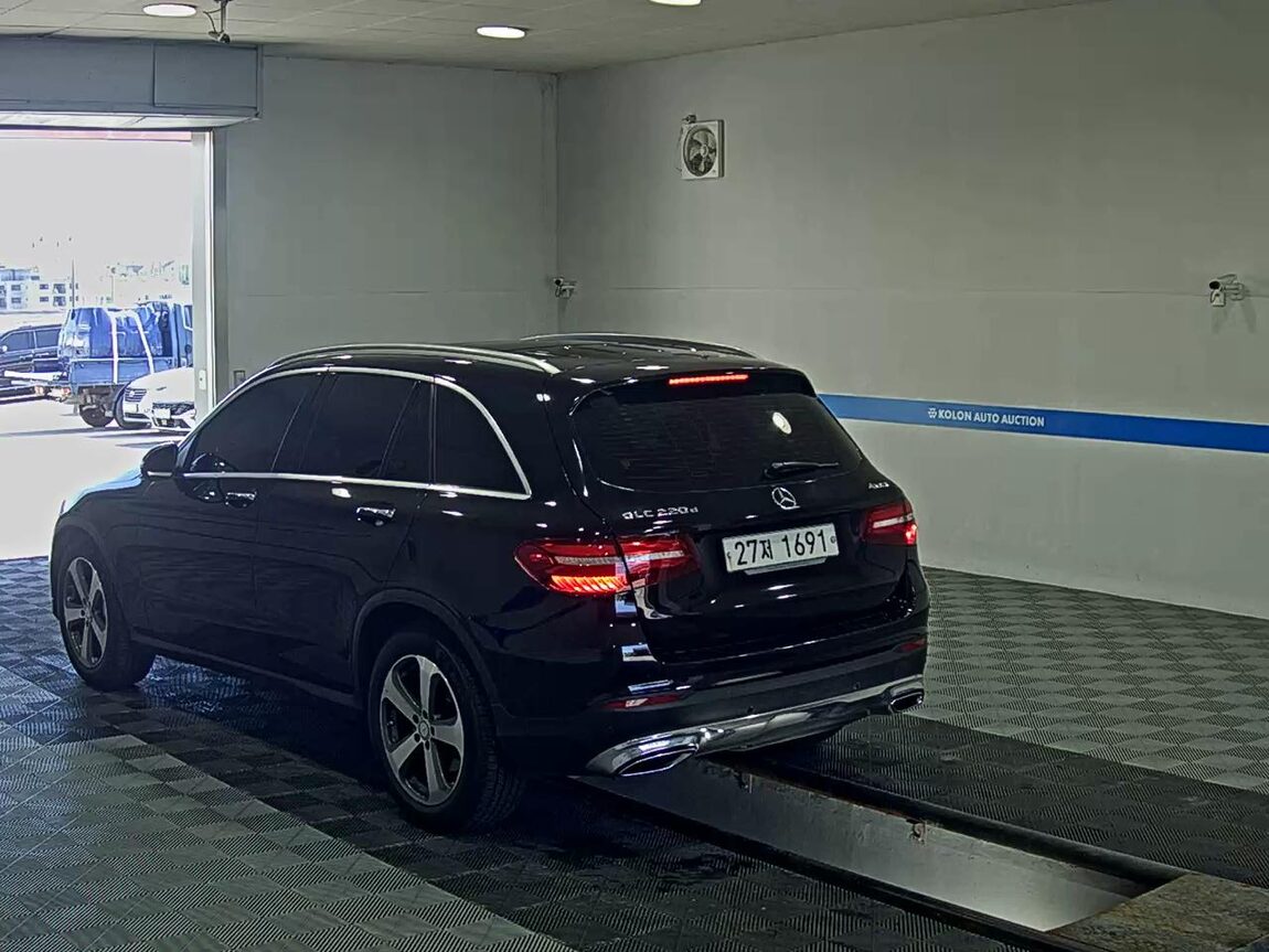 MERCEDES-BENZ GLC-CLASS GLC 220d 4MATIC PREMIUM 2016 - zdjęcie 6