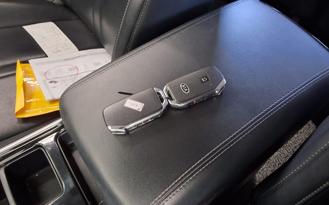 KIA NEW SORENTO (MQ4) 2.2 DIESEL 2WD PRESTIGE 2021 - zdjęcie 20