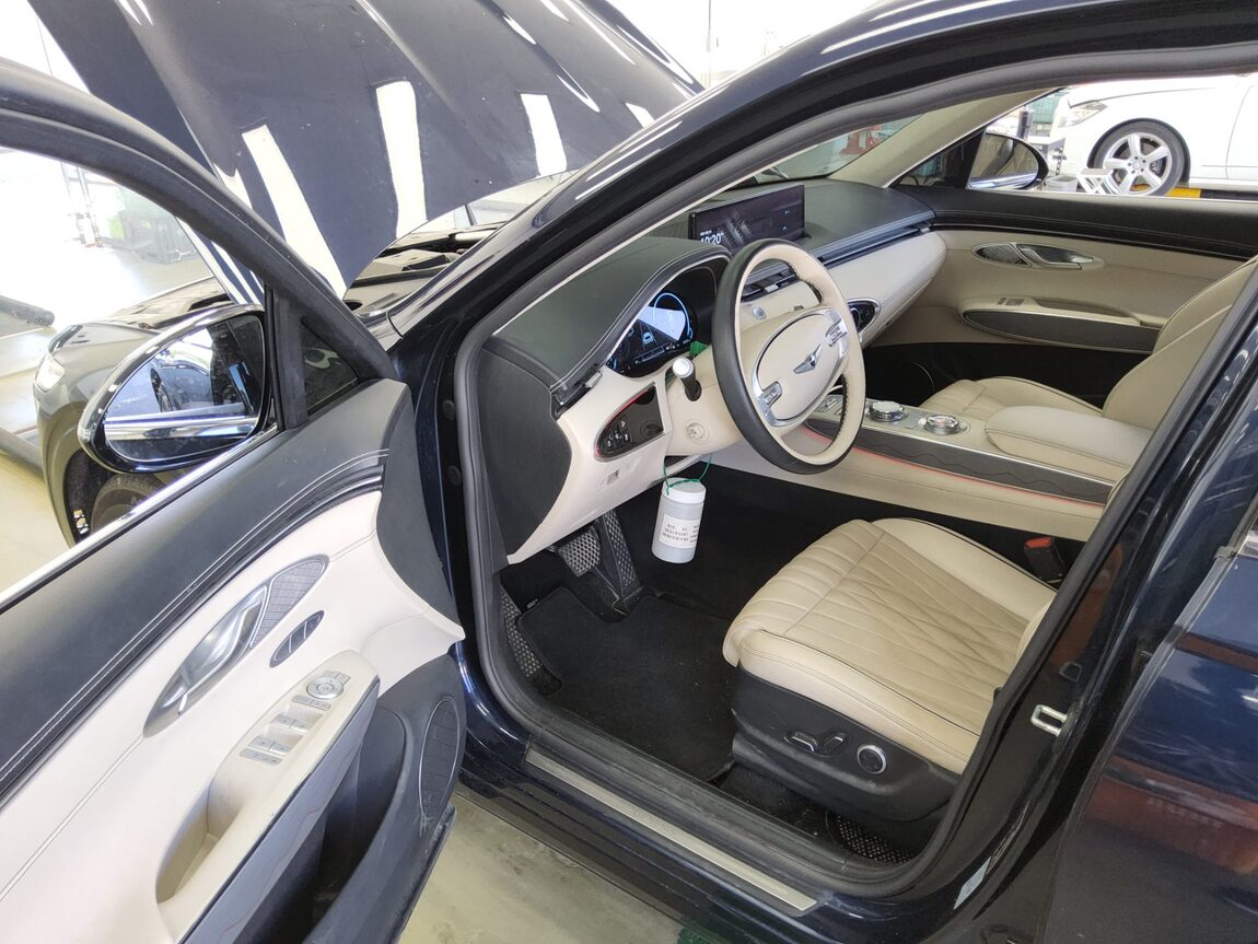 GENESIS GV70 2.5T AWD BASE MODEL 2021 - zdjęcie 10