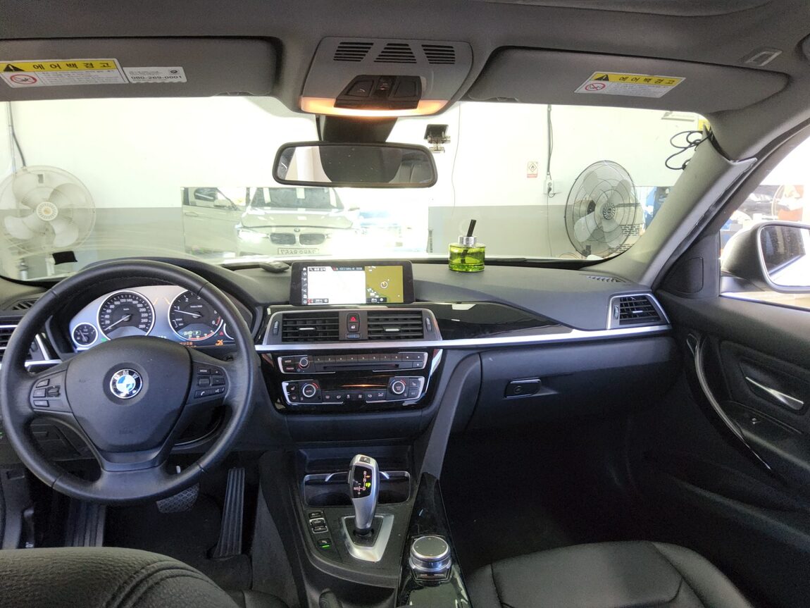 BMW 3 SERIES (6TH GEN) 320d xDRIVE 2018 - zdjęcie 11