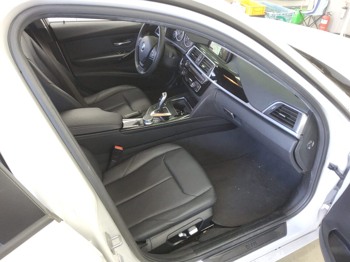 BMW 3 SERIES (6TH GEN) 320d xDRIVE 2018 - zdjęcie 14