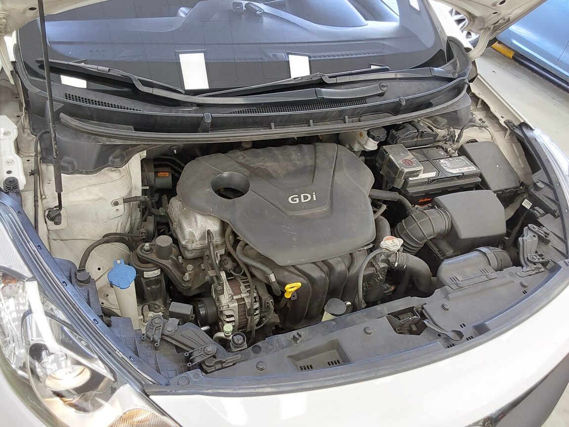 HYUNDAI NEW i30 1.6 GDi UNIQUE 2014 - zdjęcie 18