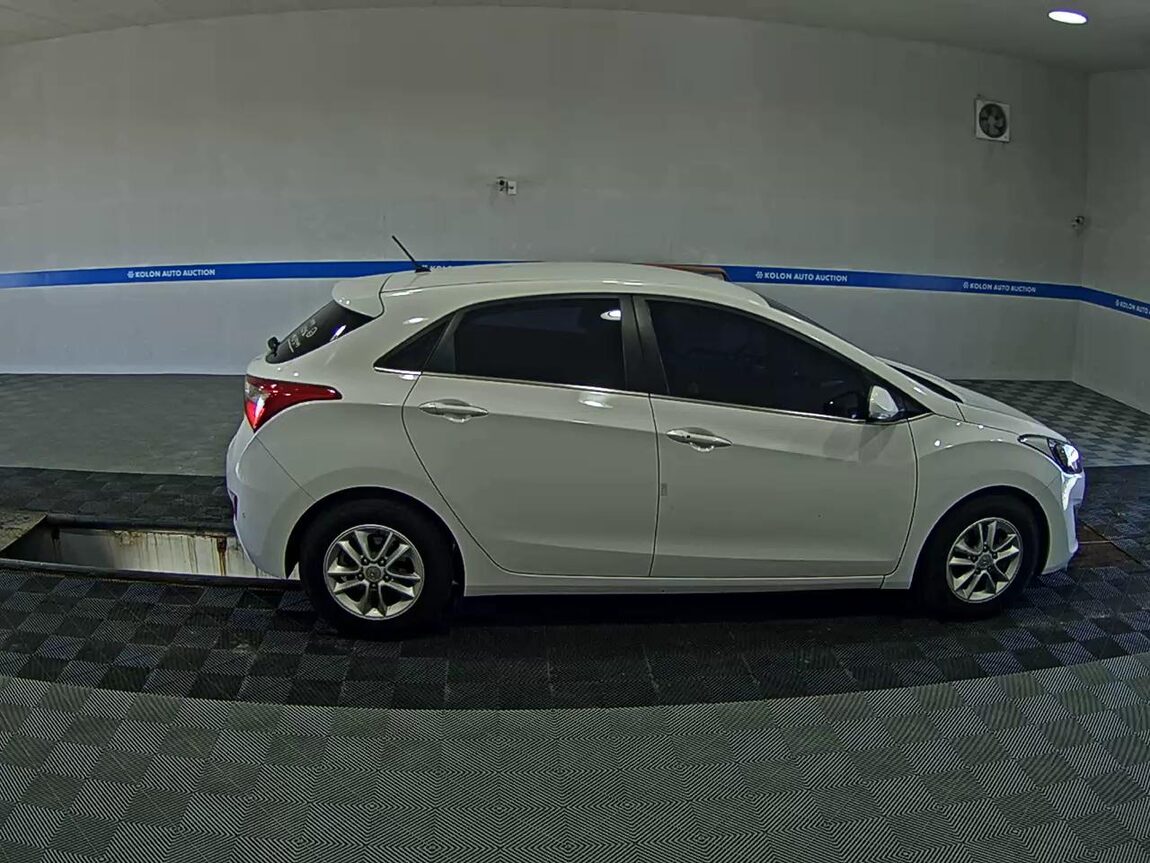 HYUNDAI NEW i30 1.6 GDi UNIQUE 2014 - zdjęcie 4