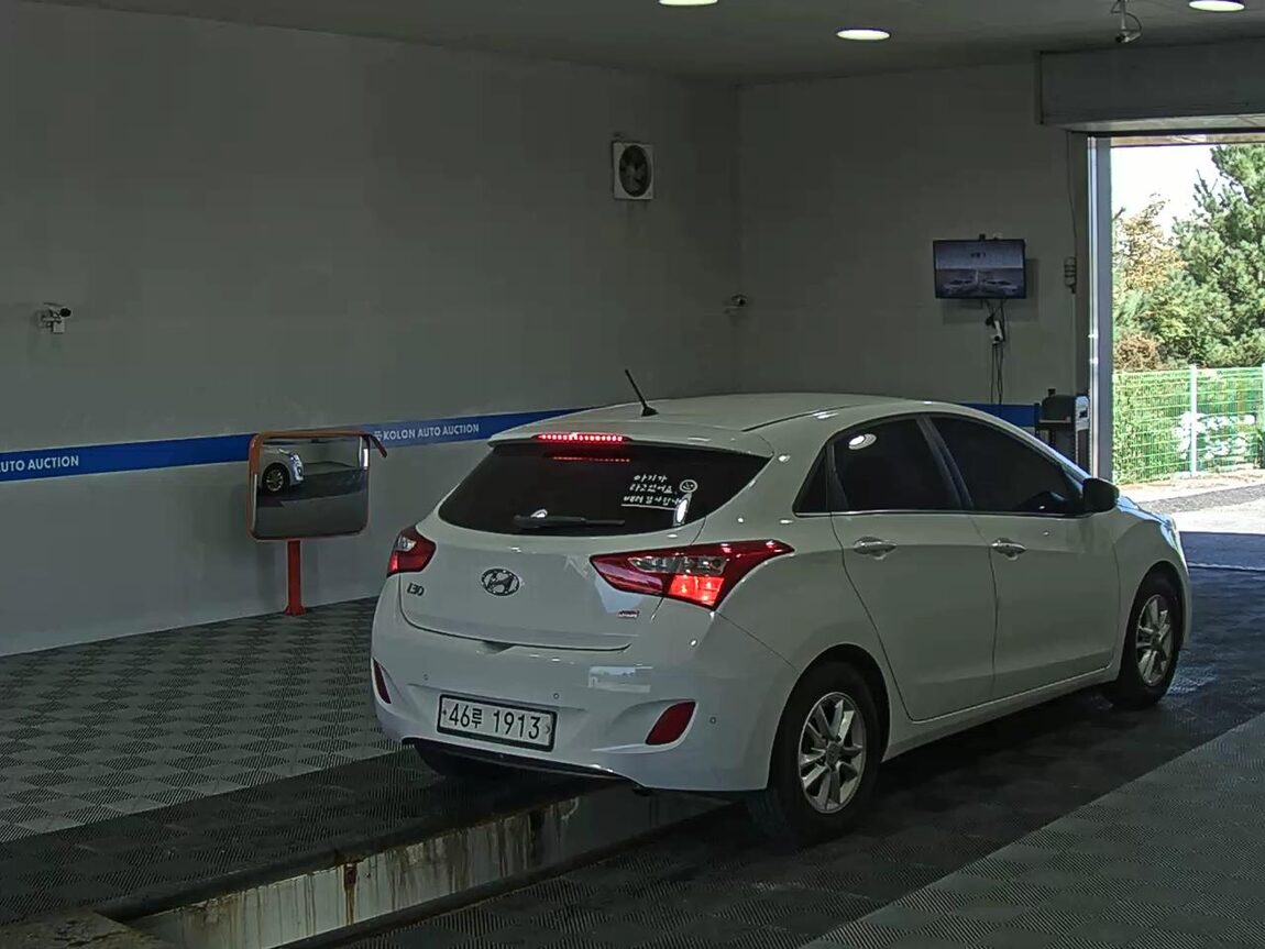 HYUNDAI NEW i30 1.6 GDi UNIQUE 2014 - zdjęcie 5
