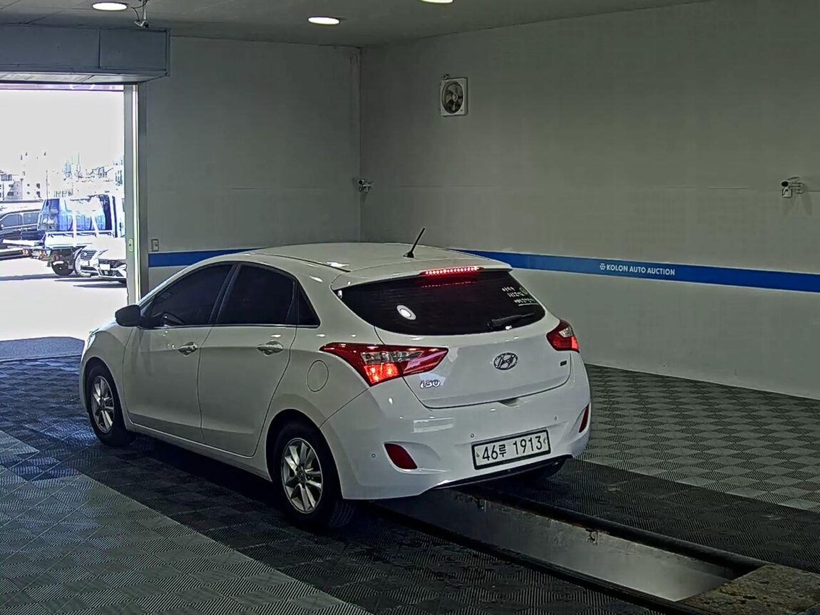 HYUNDAI NEW i30 1.6 GDi UNIQUE 2014 - zdjęcie 6