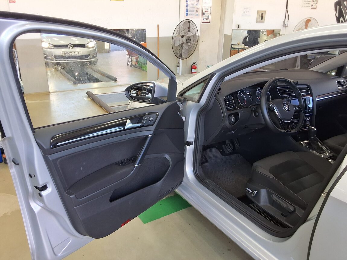VOLKSWAGEN GOLF (7TH GEN) 2.0 TDI 2013 - zdjęcie 10