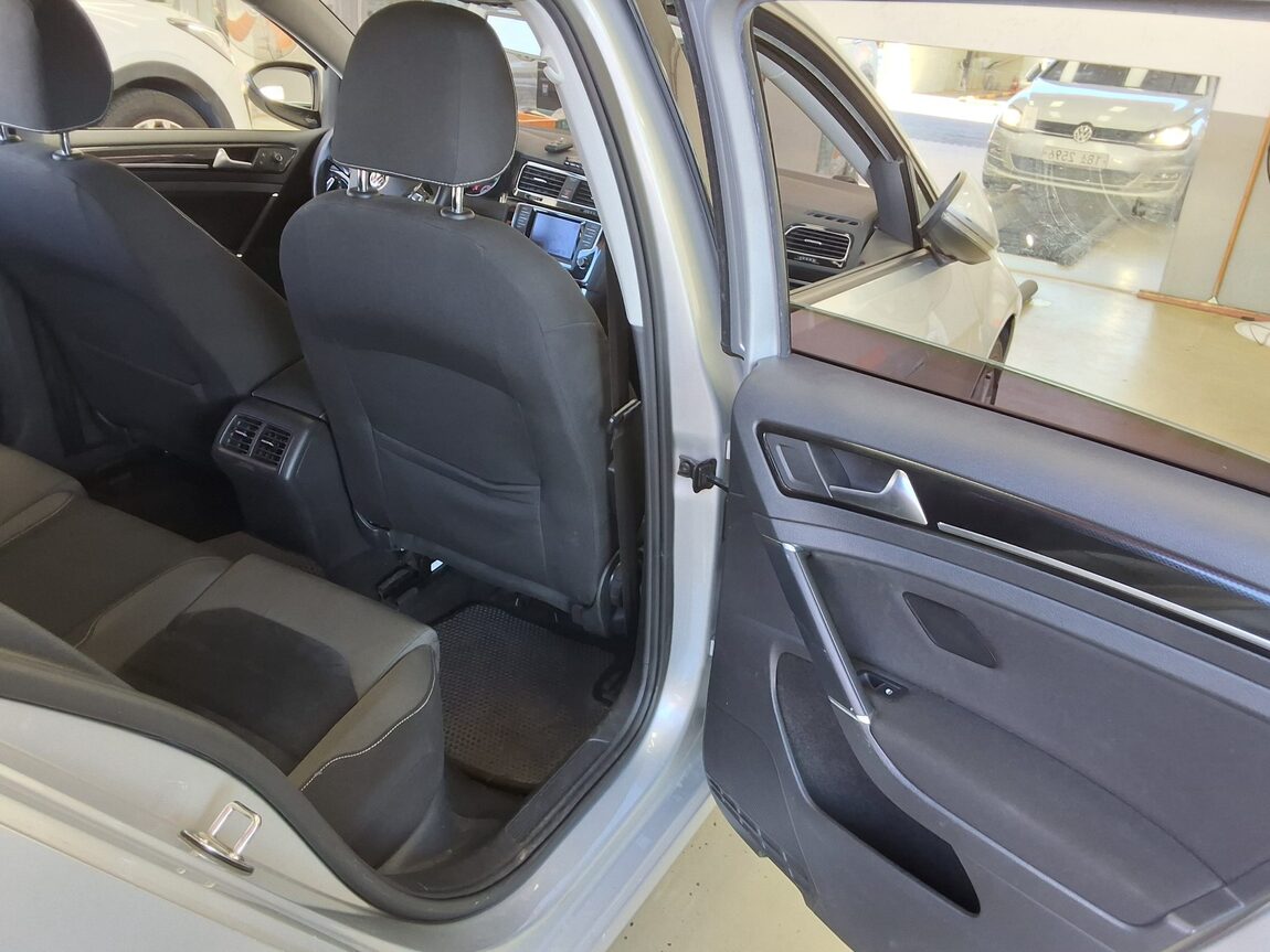 VOLKSWAGEN GOLF (7TH GEN) 2.0 TDI 2013 - zdjęcie 13