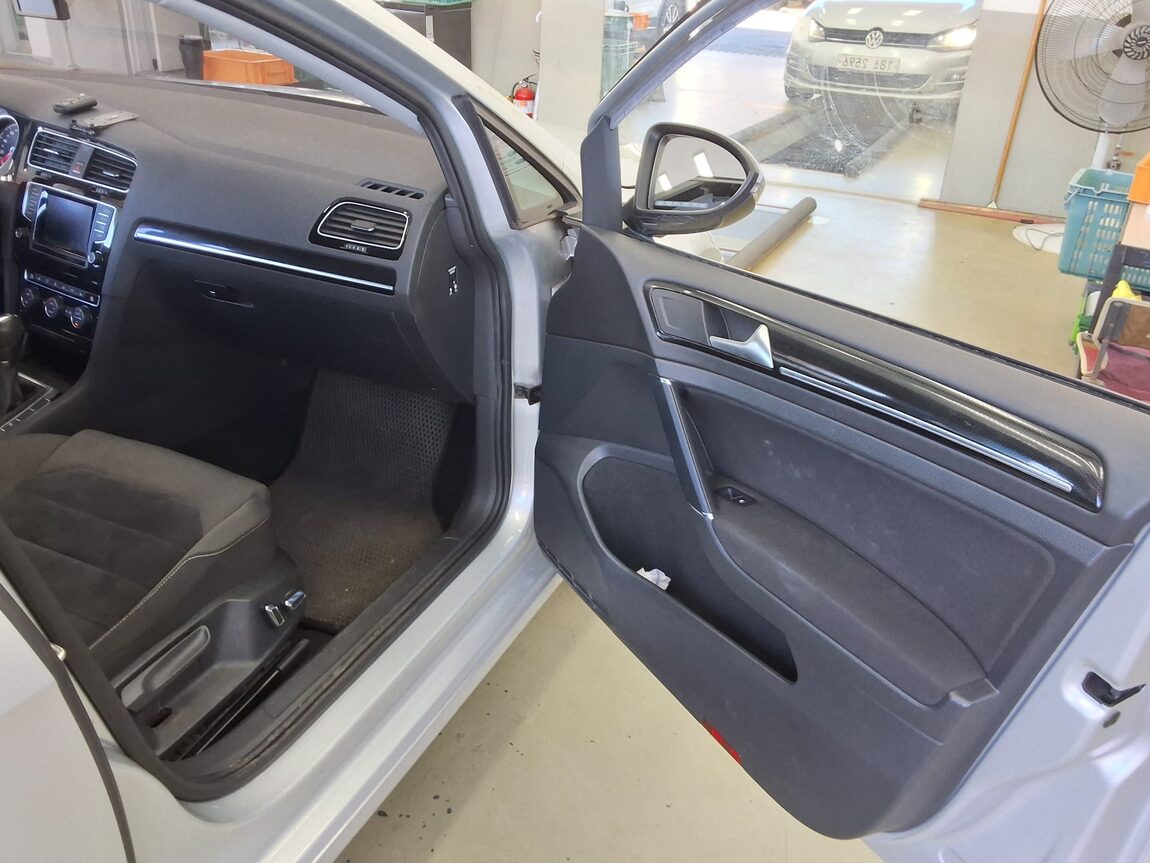 VOLKSWAGEN GOLF (7TH GEN) 2.0 TDI 2013 - zdjęcie 14