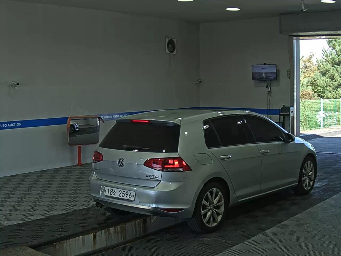 VOLKSWAGEN GOLF (7TH GEN) 2.0 TDI 2013 - zdjęcie 5