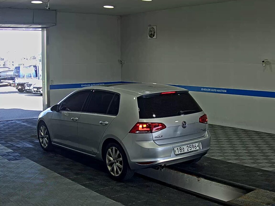 VOLKSWAGEN GOLF (7TH GEN) 2.0 TDI 2013 - zdjęcie 6