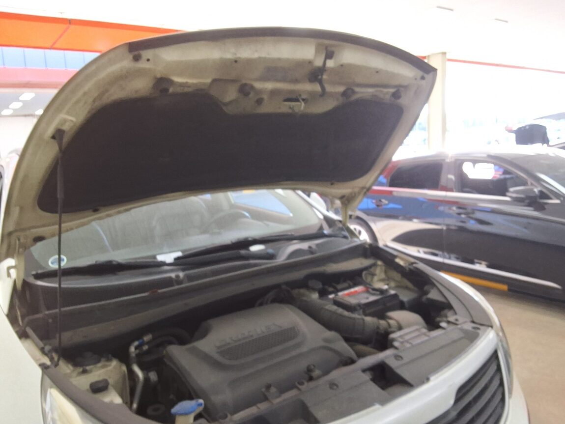 KIA SPORTAGE R DIESEL R2.0 2WD LIMITED 2012 - zdjęcie 18