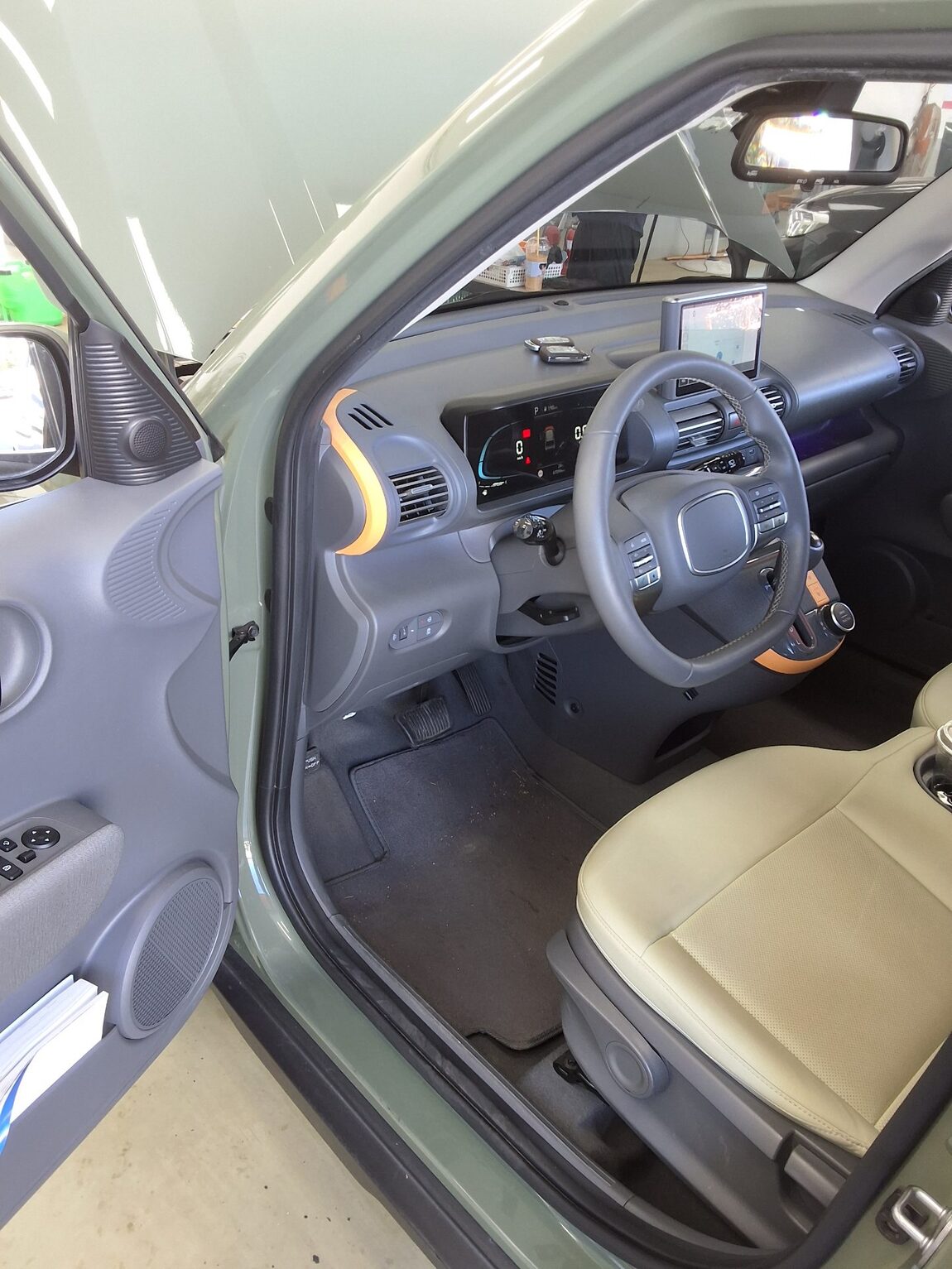 HYUNDAI CASPER GASOLINE 1.0 TURBO THE ESSENTIAL 2024 - zdjęcie 10
