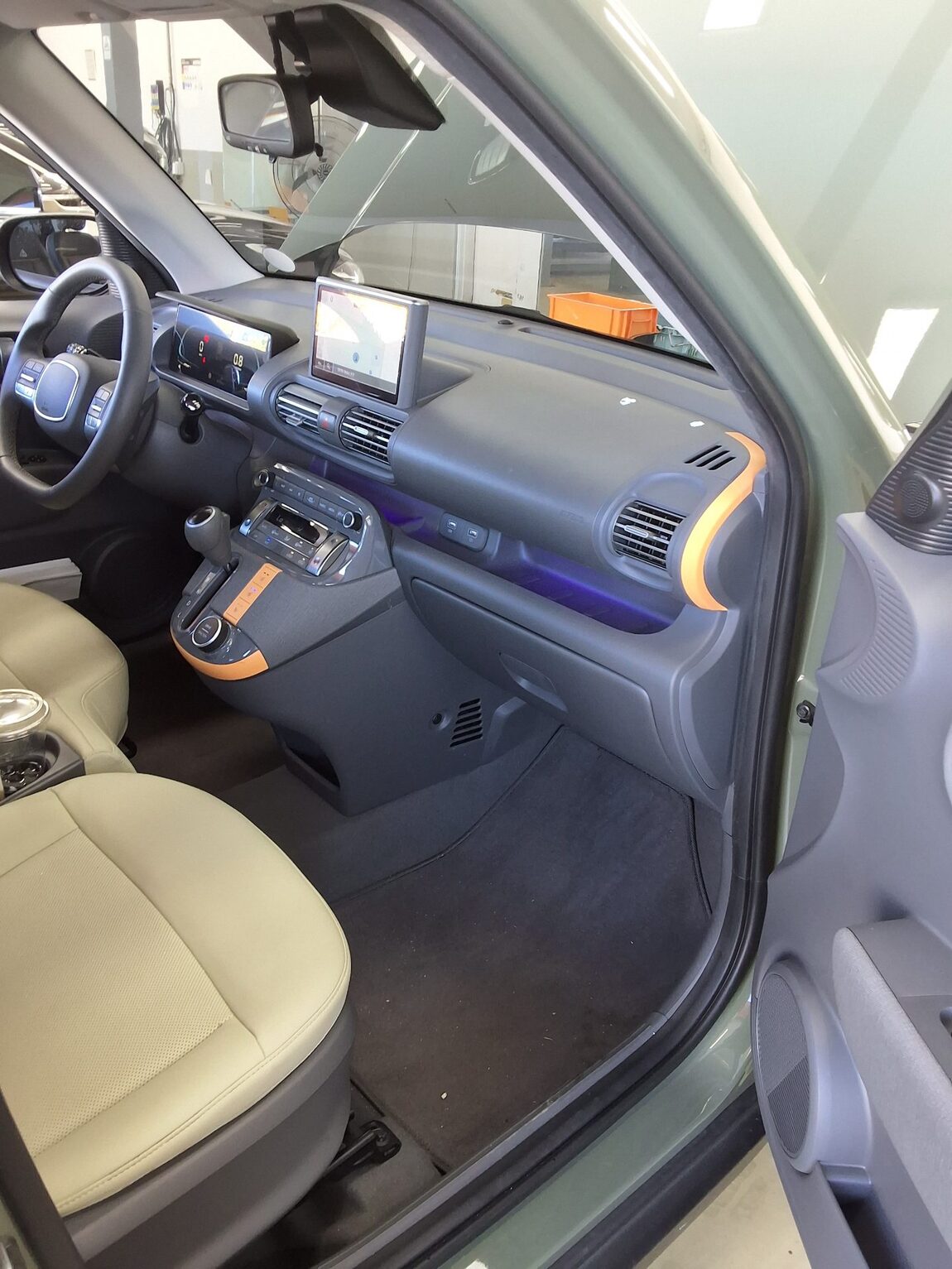 HYUNDAI CASPER GASOLINE 1.0 TURBO THE ESSENTIAL 2024 - zdjęcie 14