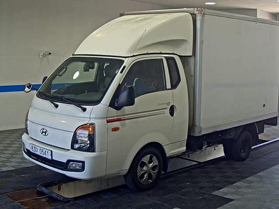 HYUNDAI PORTER II HIGH-ROOF BUILT-IN BOX TRUCK SUPER CAB 2017 - zdjęcie 2
