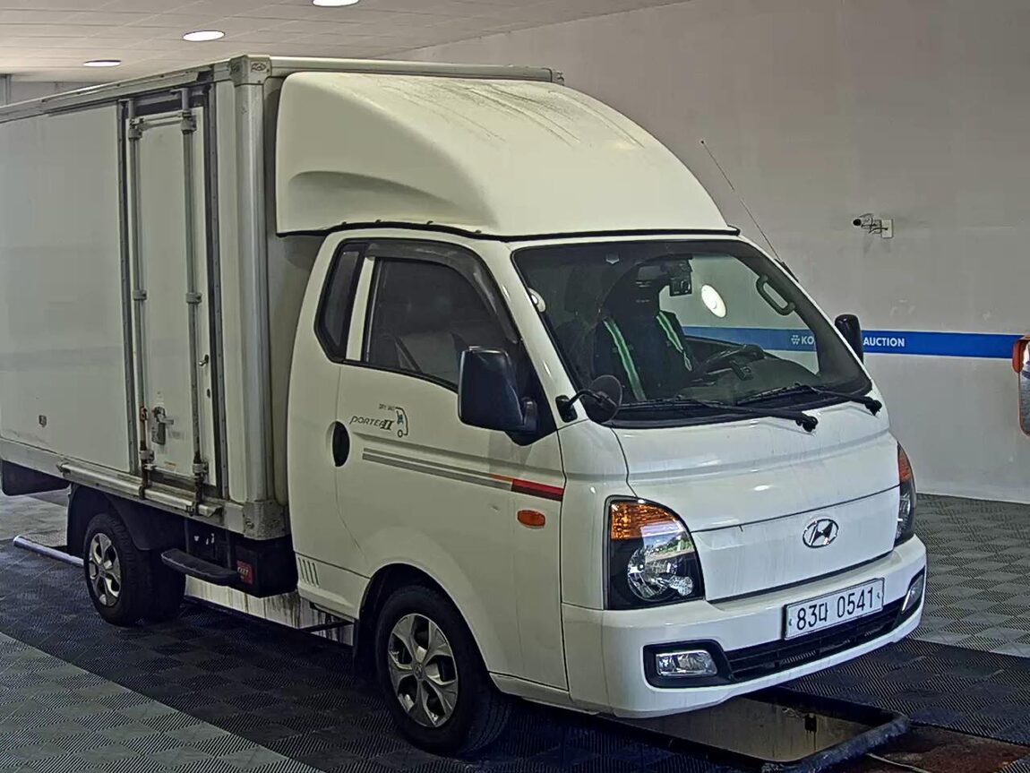 HYUNDAI PORTER II HIGH-ROOF BUILT-IN BOX TRUCK SUPER CAB 2017 - zdjęcie 3