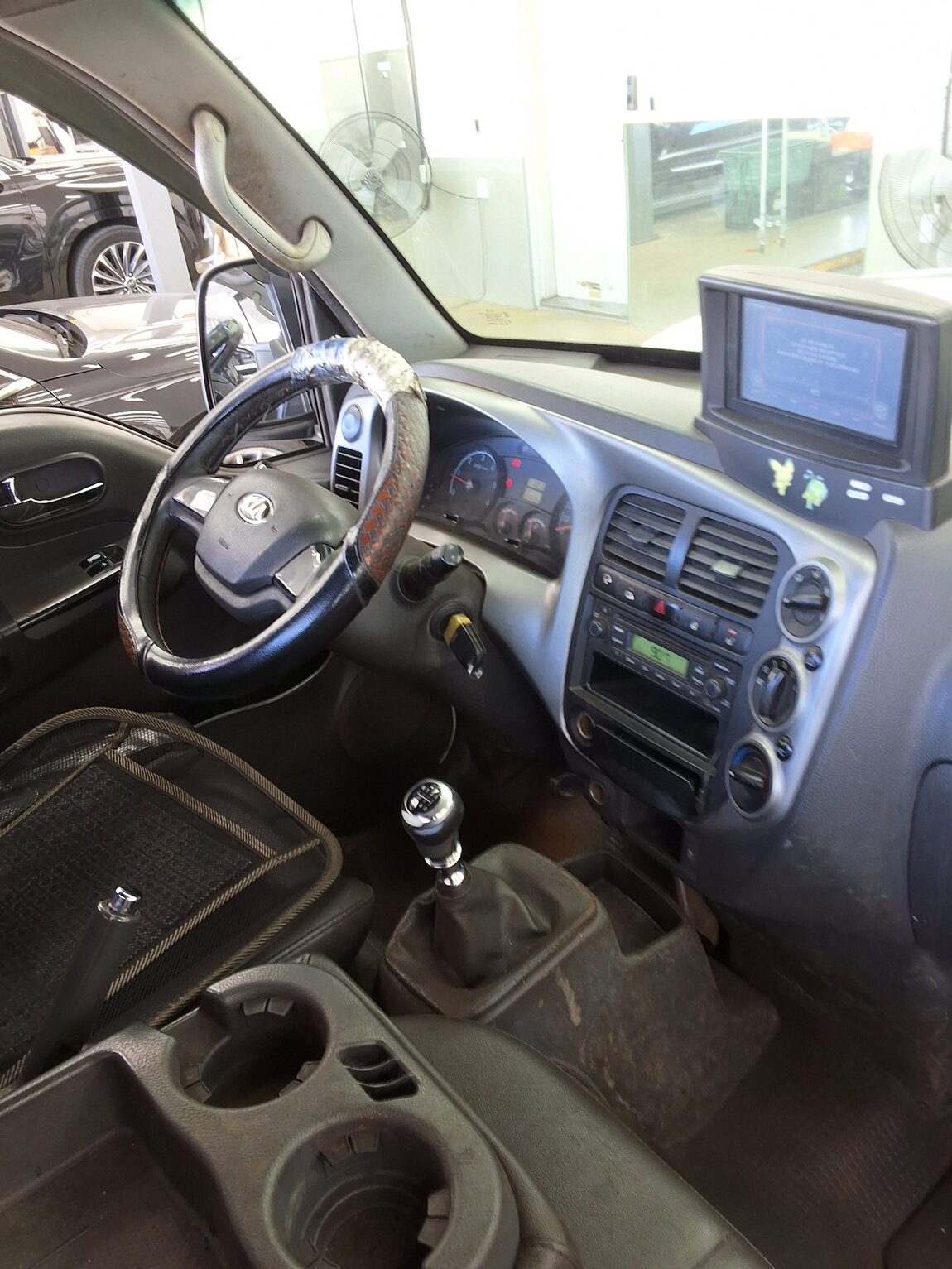 KIA BONGO III CARGO 1.2 TON STANDARD CAB EXTRA LONG WHEELBASE 2016 - zdjęcie 11