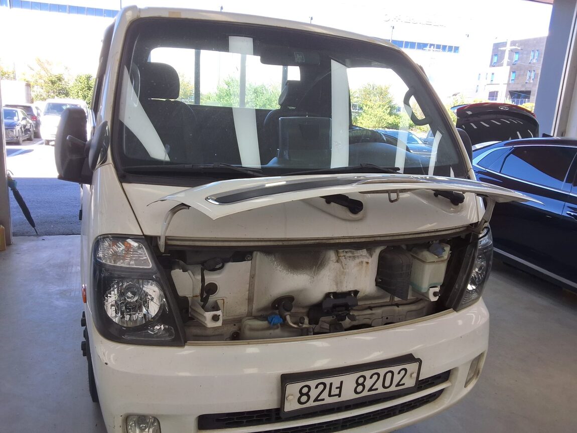 KIA BONGO III CARGO 1.2 TON STANDARD CAB EXTRA LONG WHEELBASE 2016 - zdjęcie 18