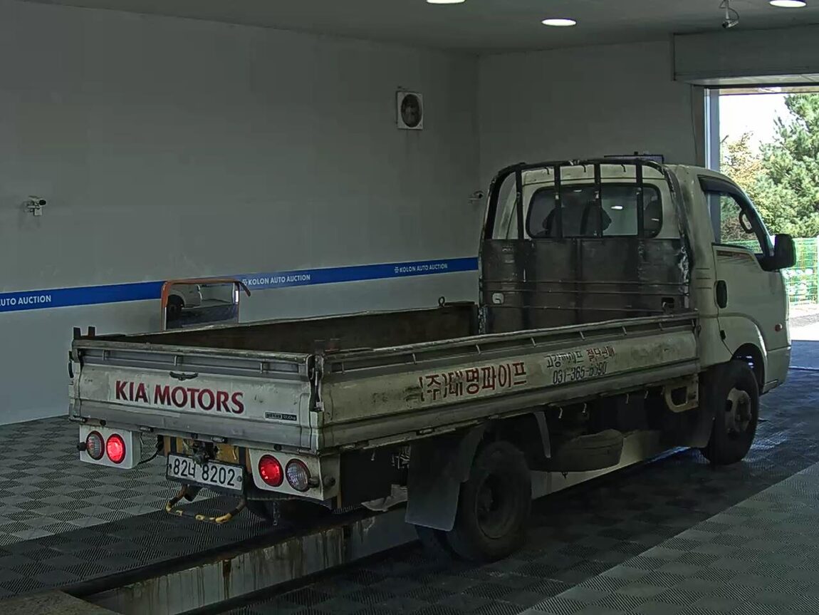 KIA BONGO III CARGO 1.2 TON STANDARD CAB EXTRA LONG WHEELBASE 2016 - zdjęcie 5