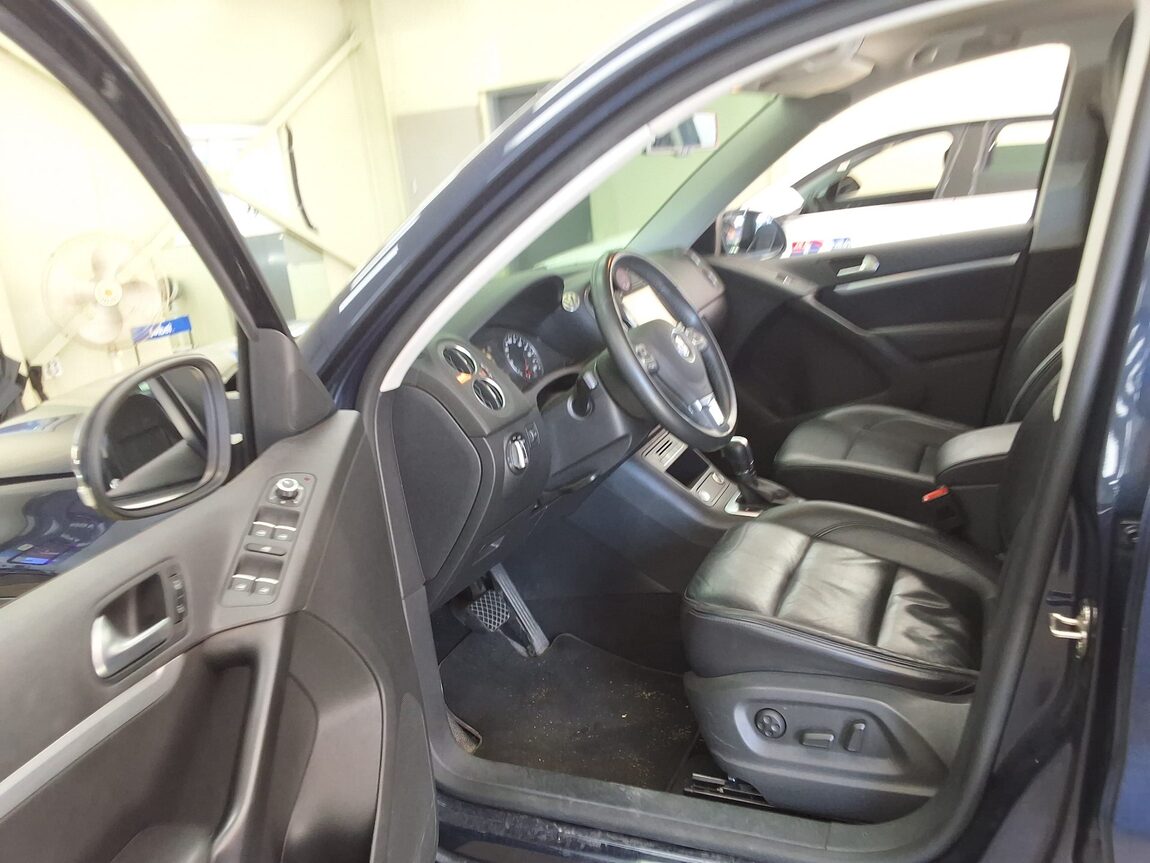VOLKSWAGEN TIGUAN 2.0 TDI BLUEMOTION COMFORT 2014 - zdjęcie 11