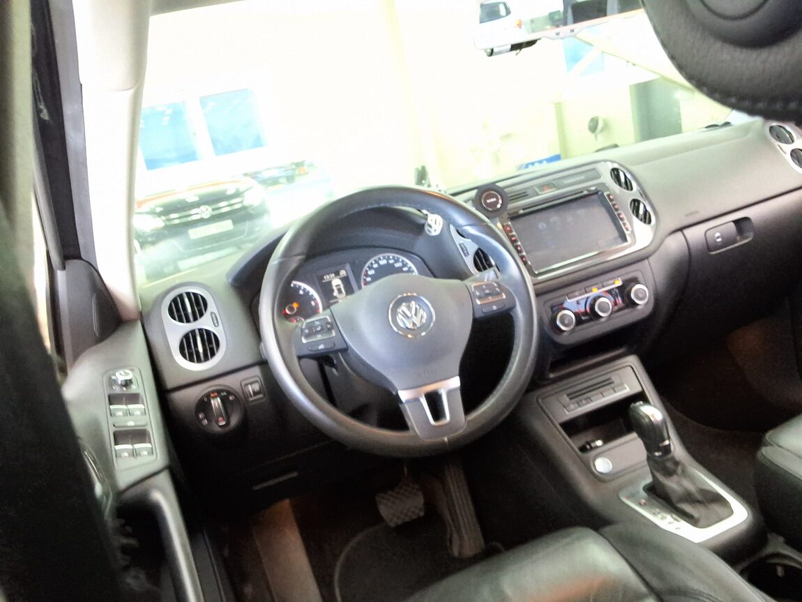 VOLKSWAGEN TIGUAN 2.0 TDI BLUEMOTION COMFORT 2014 - zdjęcie 12