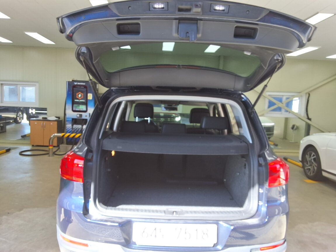 VOLKSWAGEN TIGUAN 2.0 TDI BLUEMOTION COMFORT 2014 - zdjęcie 16