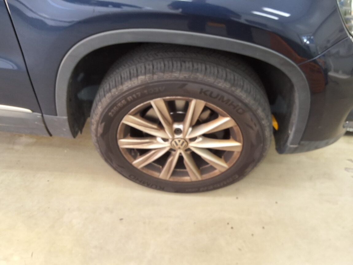 VOLKSWAGEN TIGUAN 2.0 TDI BLUEMOTION COMFORT 2014 - zdjęcie 21