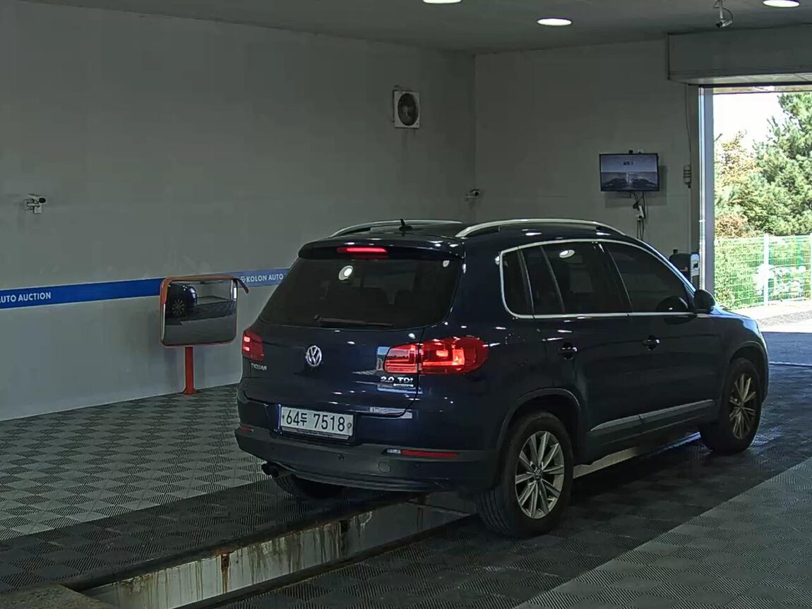 VOLKSWAGEN TIGUAN 2.0 TDI BLUEMOTION COMFORT 2014 - zdjęcie 5