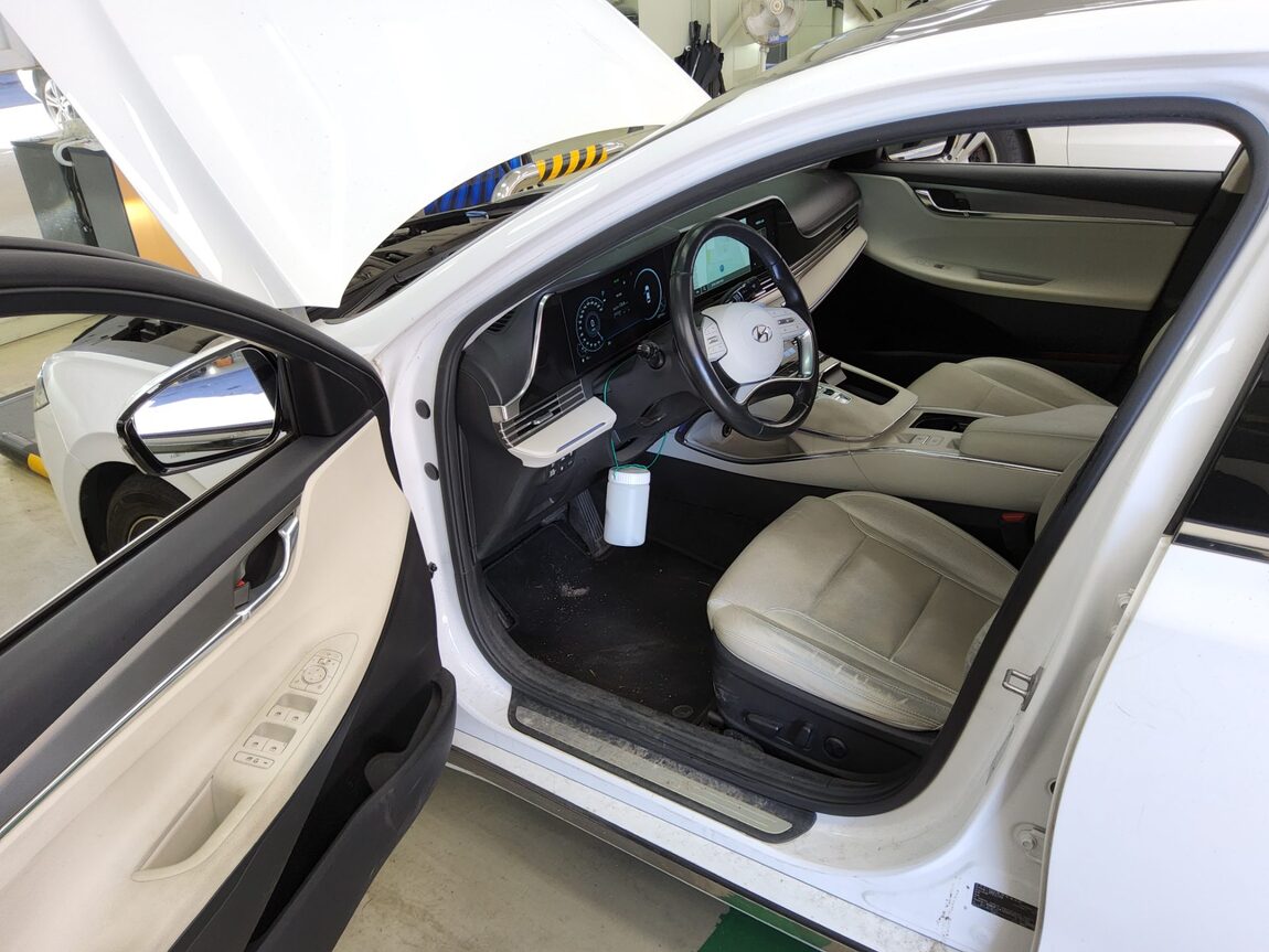 HYUNDAI THE NEW GRANDEUR IG GASOLINE 2.5 LE BLANC 2023 - zdjęcie 10