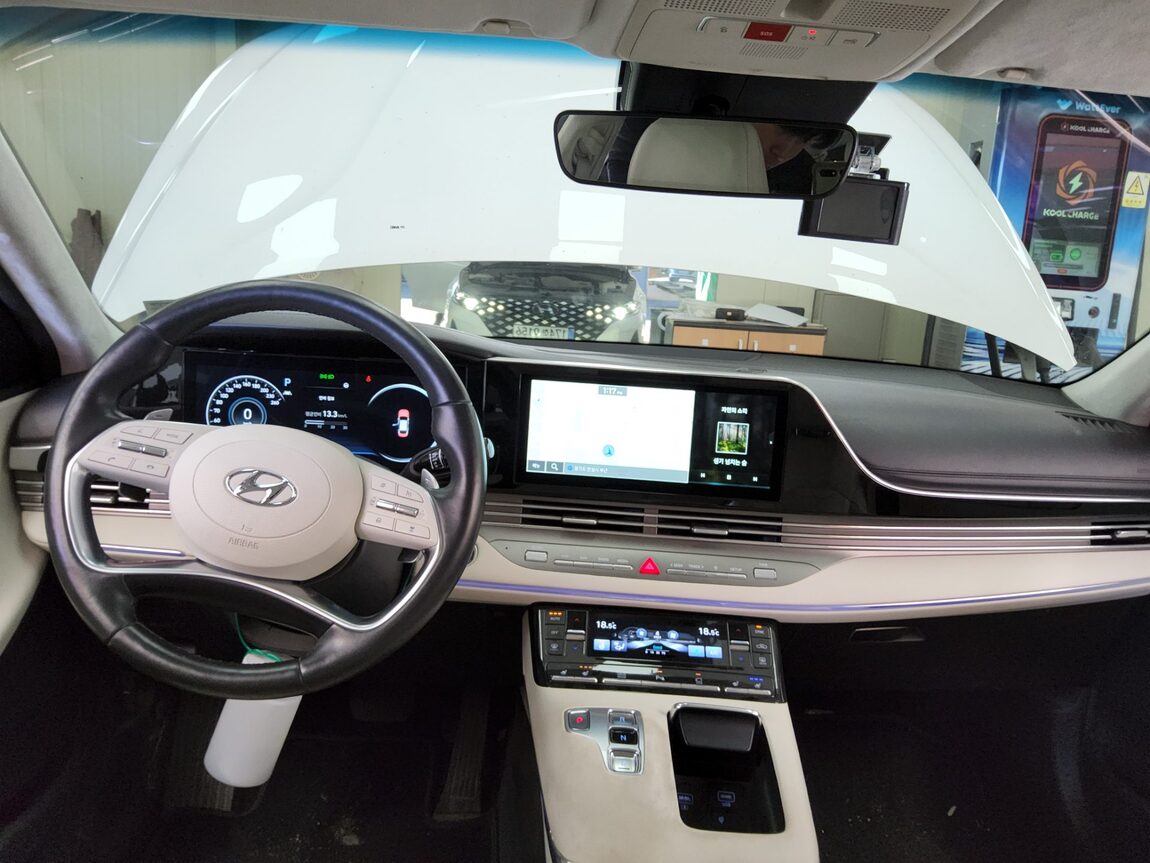 HYUNDAI THE NEW GRANDEUR IG GASOLINE 2.5 LE BLANC 2023 - zdjęcie 11