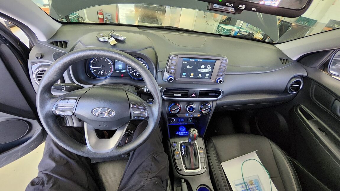 HYUNDAI KONA 1.6 GASOLINE 2WD SMART 2018 - zdjęcie 11