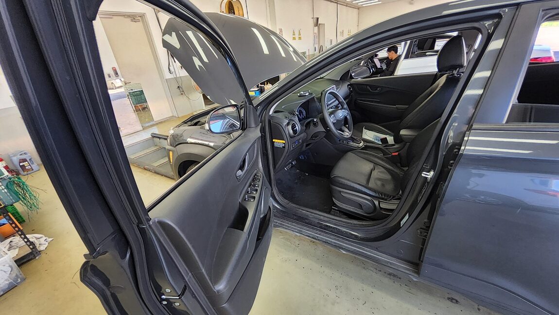 HYUNDAI KONA 1.6 GASOLINE 2WD SMART 2018 - zdjęcie 10