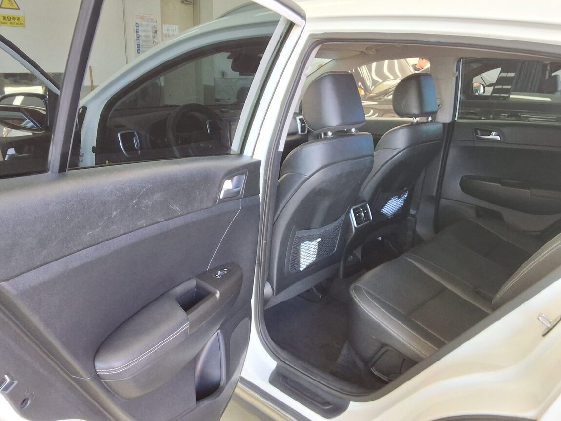 KIA NEW SPORTAGE 1.7 2WD NOBLESSE 2016 - zdjęcie 12