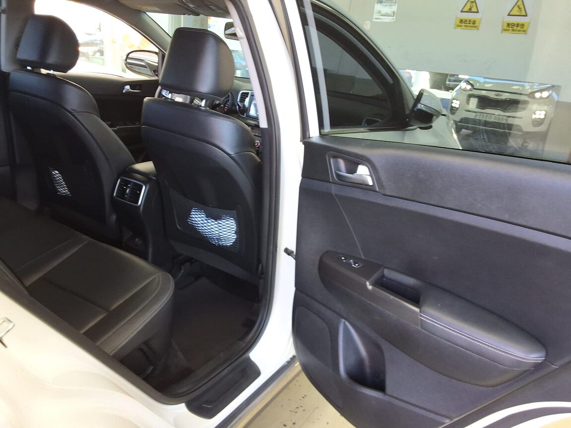 KIA NEW SPORTAGE 1.7 2WD NOBLESSE 2016 - zdjęcie 13