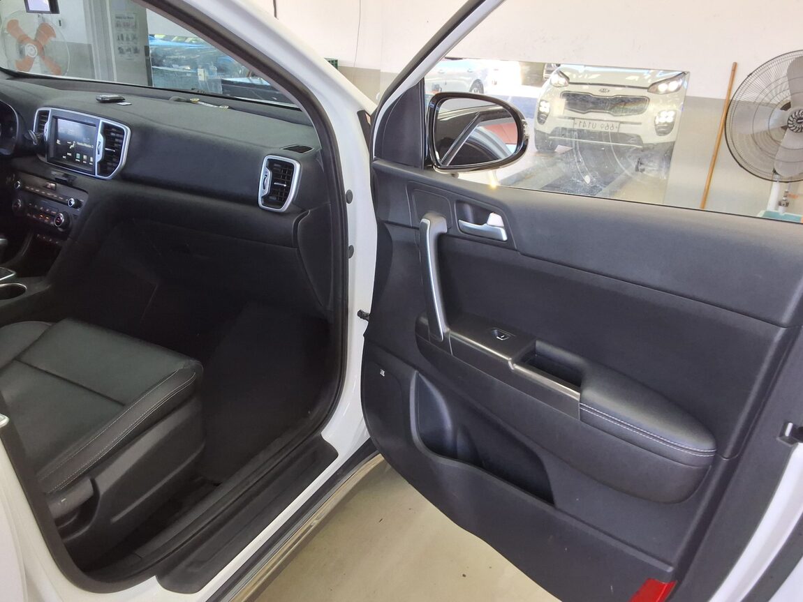 KIA NEW SPORTAGE 1.7 2WD NOBLESSE 2016 - zdjęcie 14