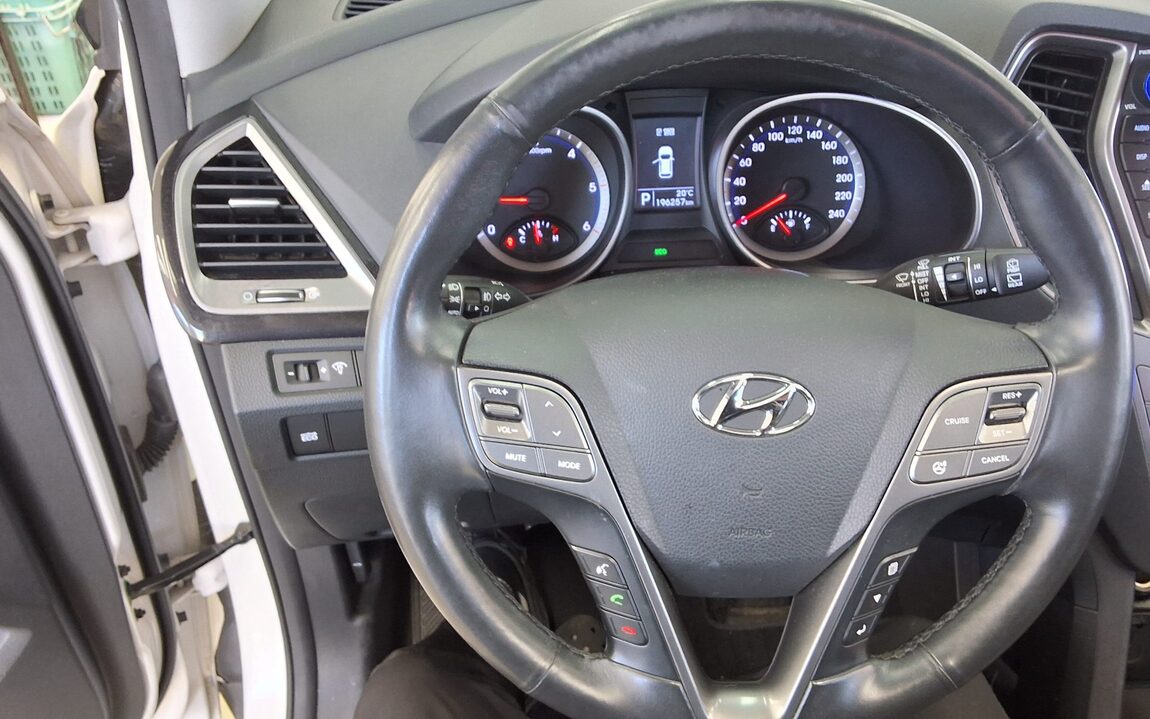 HYUNDAI SANTA FE (DM) DIESEL R2.0 2WD PREMIUM 2015 - zdjęcie 17