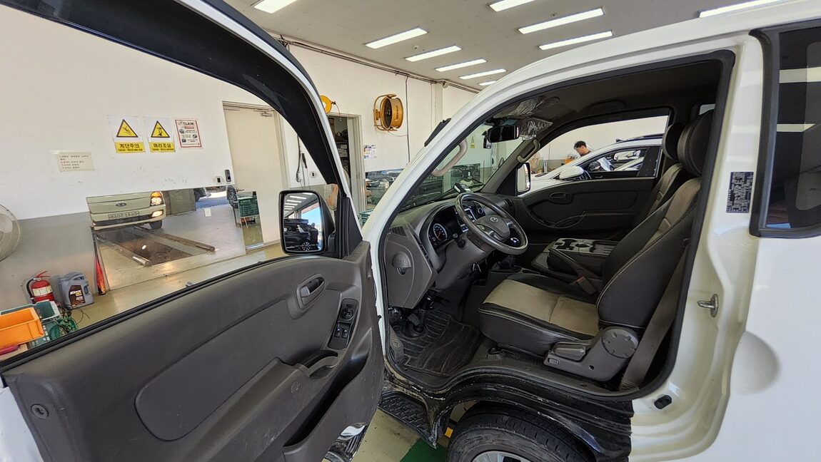 HYUNDAI PORTER II CRDi SUPER CAB EXTRA LONG WHEELBASE SMART 2019 - zdjęcie 10