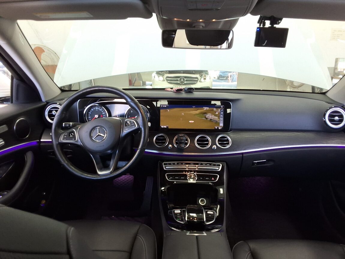 MERCEDES-BENZ E-CLASS (5TH GEN) E220d AVANTGARDE 2018 - zdjęcie 11