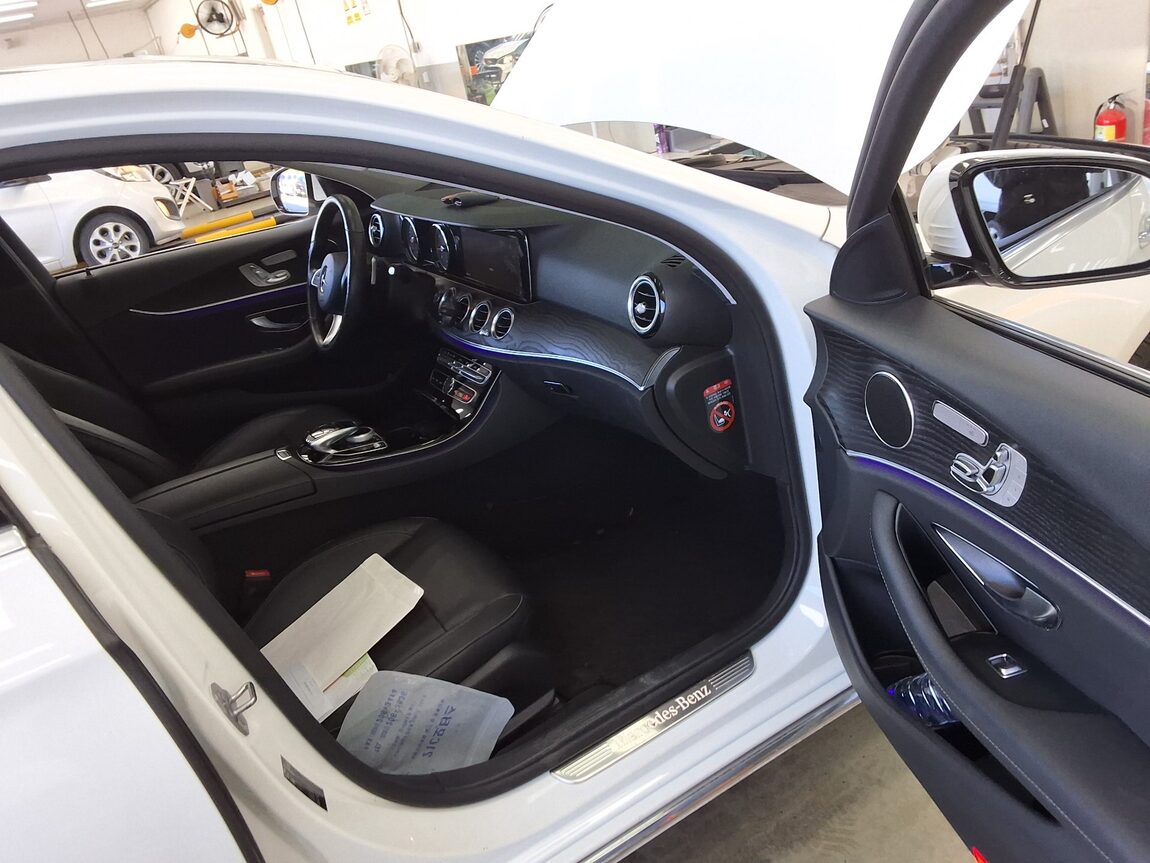MERCEDES-BENZ E-CLASS (5TH GEN) E220d AVANTGARDE 2018 - zdjęcie 14