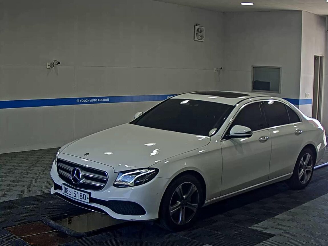 MERCEDES-BENZ E-CLASS (5TH GEN) E220d AVANTGARDE 2018 - zdjęcie 2