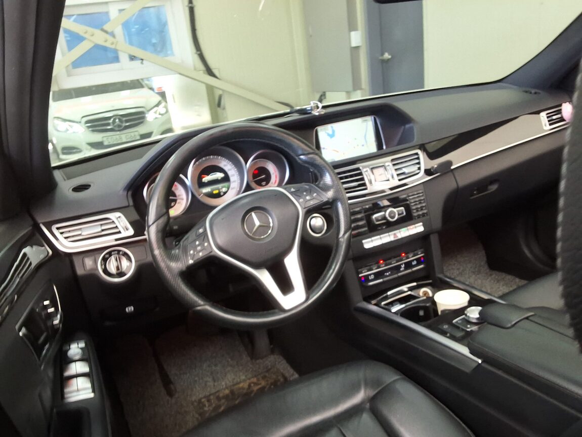 MERCEDES-BENZ E-CLASS (4TH GEN) E250 CDI 4MATIC 2014 - zdjęcie 12
