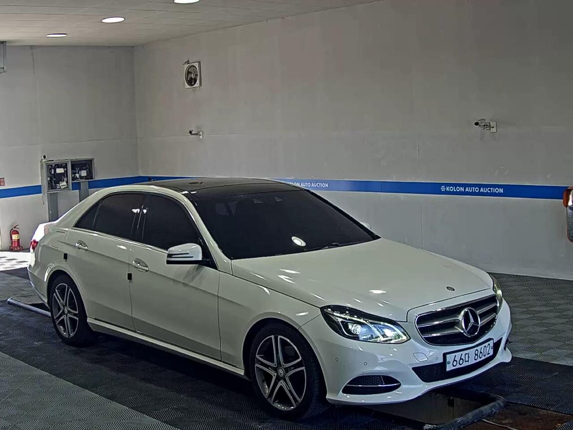 MERCEDES-BENZ E-CLASS (4TH GEN) E250 CDI 4MATIC 2014 - zdjęcie 3