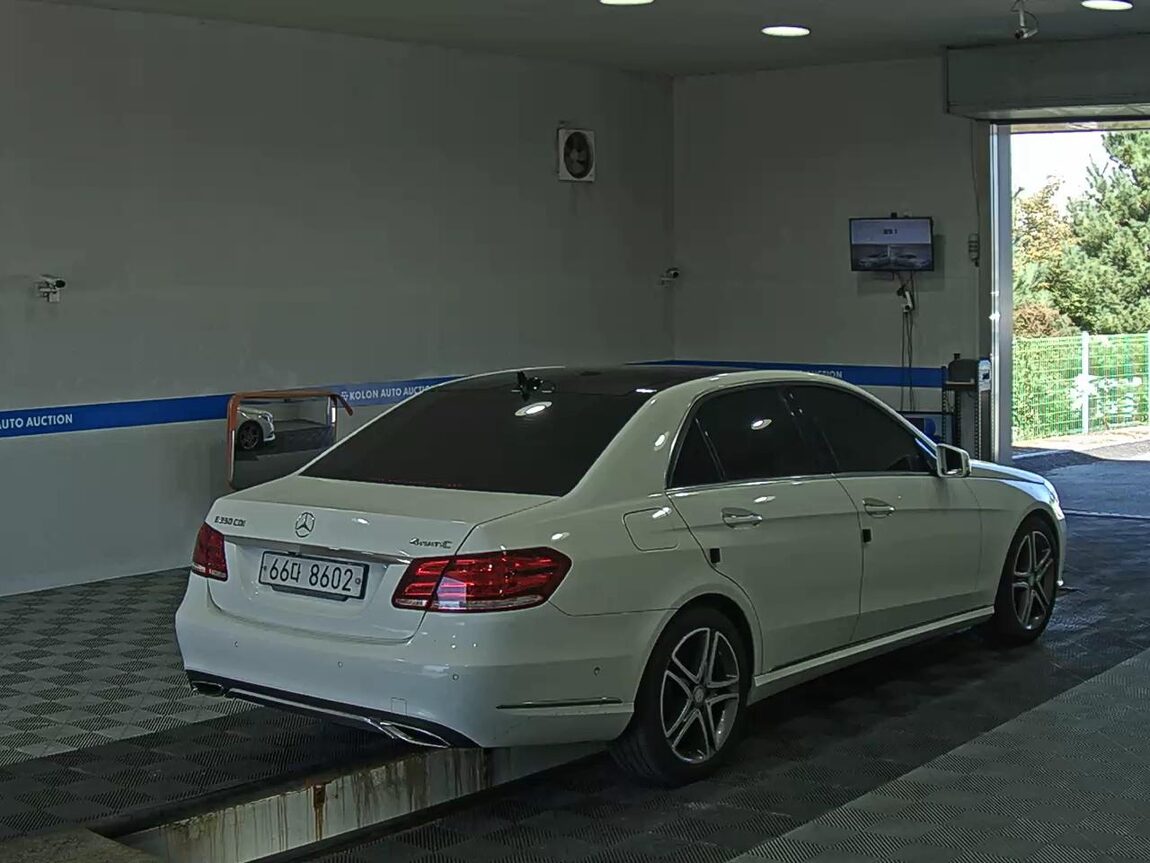 MERCEDES-BENZ E-CLASS (4TH GEN) E250 CDI 4MATIC 2014 - zdjęcie 5