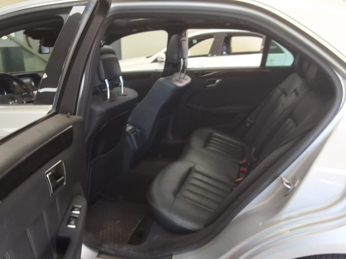 MERCEDES-BENZ E-CLASS (4TH GEN) E300 4MATIC AVANTGARDE 2016 - zdjęcie 13