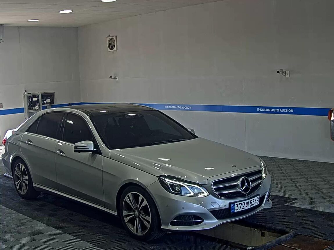 MERCEDES-BENZ E-CLASS (4TH GEN) E300 4MATIC AVANTGARDE 2016 - zdjęcie 3