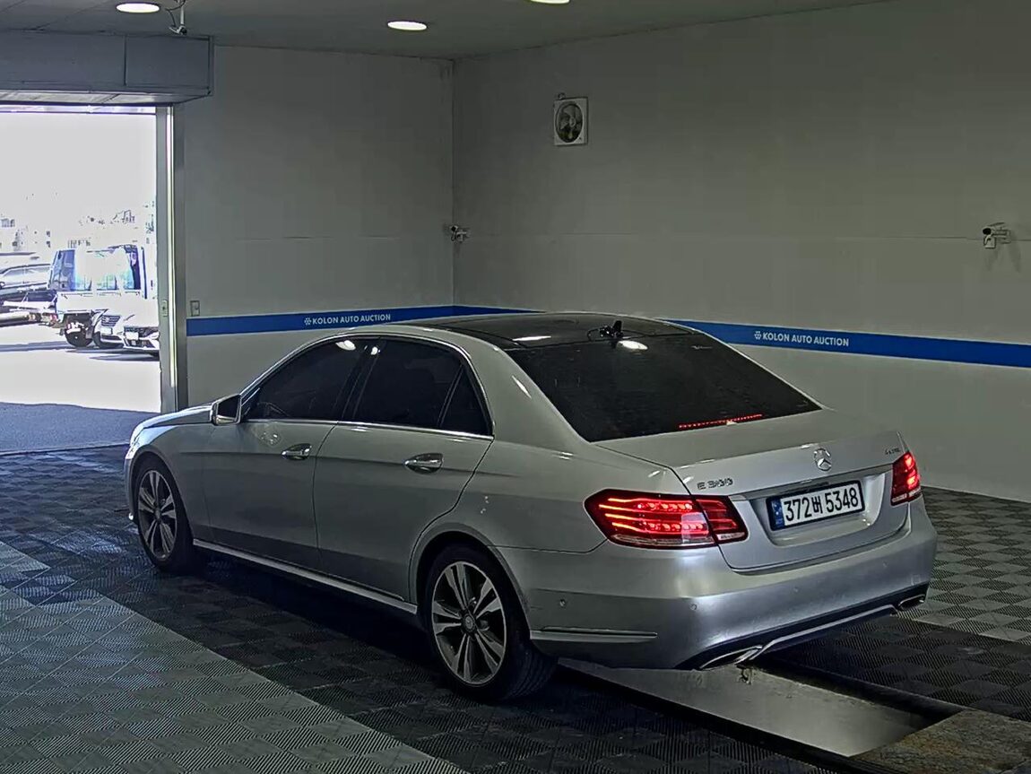MERCEDES-BENZ E-CLASS (4TH GEN) E300 4MATIC AVANTGARDE 2016 - zdjęcie 6