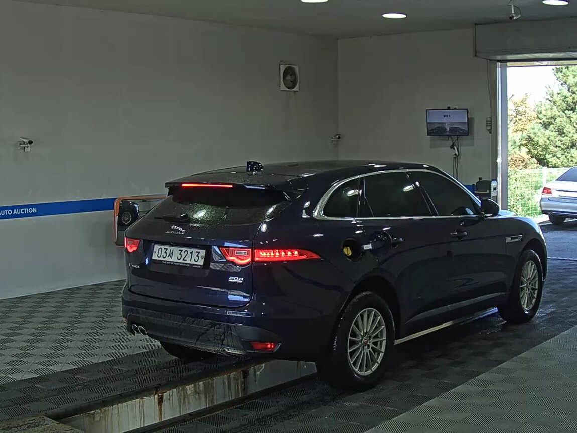JAGUAR F-PACE 2.0 20d AWD PRESTIGE 2018 - zdjęcie 5